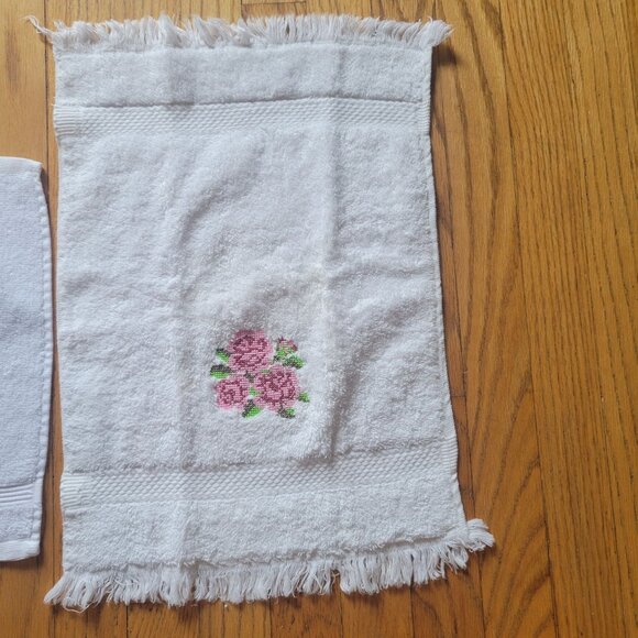 Soft 100% Cotton Hand Towel & Washcloth With Embroidered Roses - Picture 2 of 8